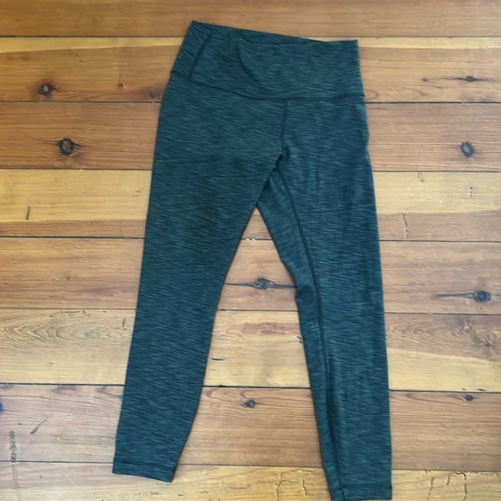 Lululemon 7/8 size 8 heather grey leggings